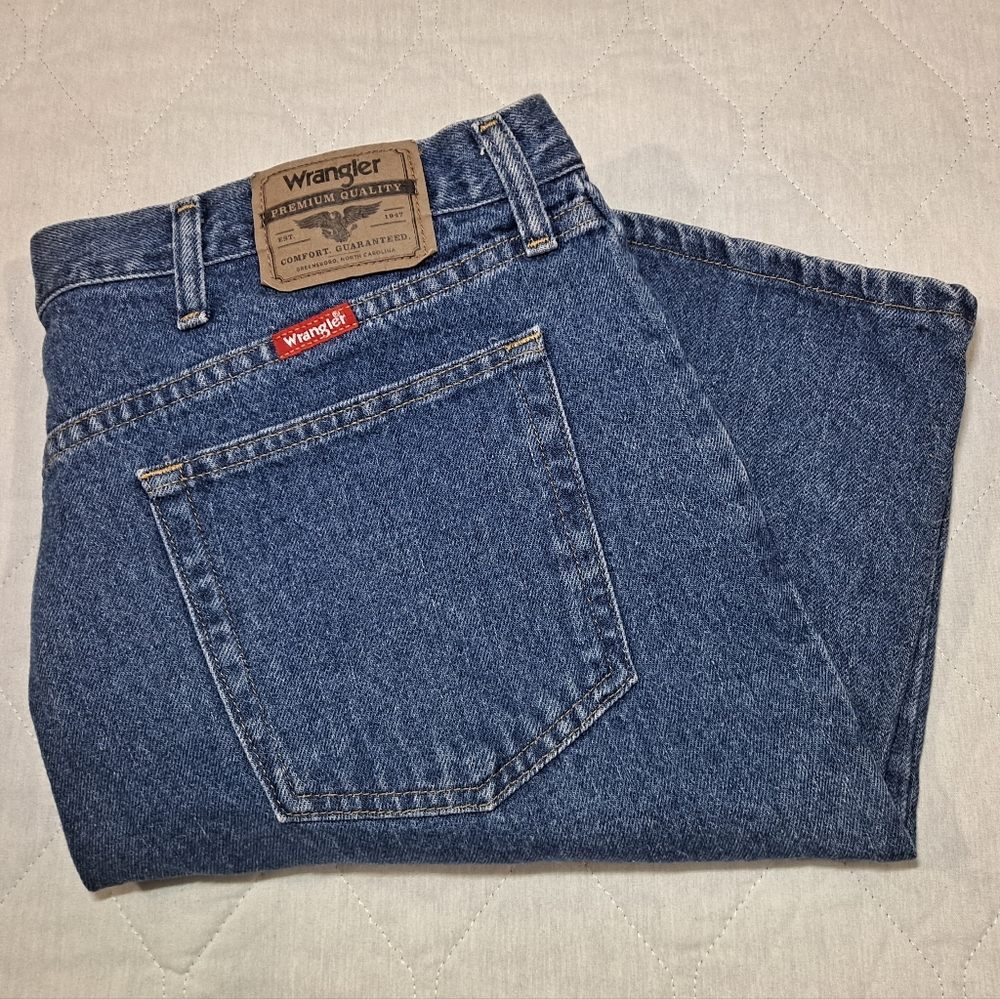 Wrangler Premium Quality Relaxed-Fit Shorts Men's 40 Blue Denim 5-Pkt High-Rise
